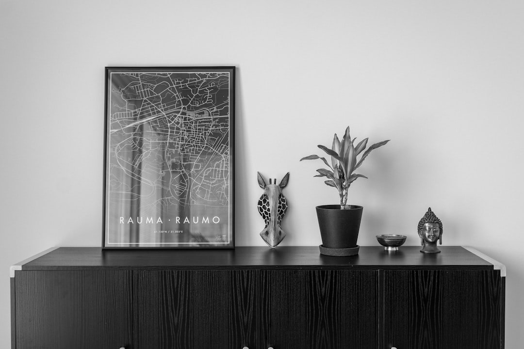 Modern Feng Shui Applications: Traditional Wisdom in the Technological Age
